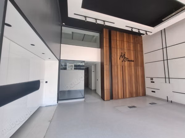 Local Commercial de 358 m² à louer, Bd Massira