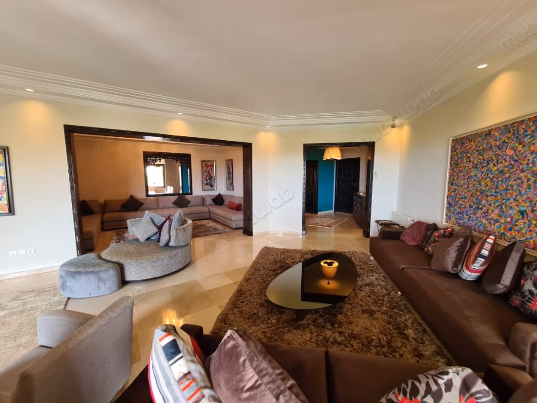 Appartement vide 300 m² avec Piscine, Ain Diab