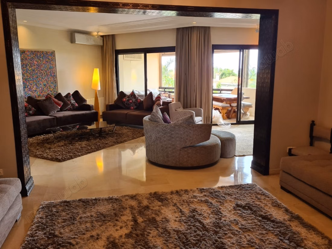 Appartement vide 300 m² avec Piscine, Ain Diab