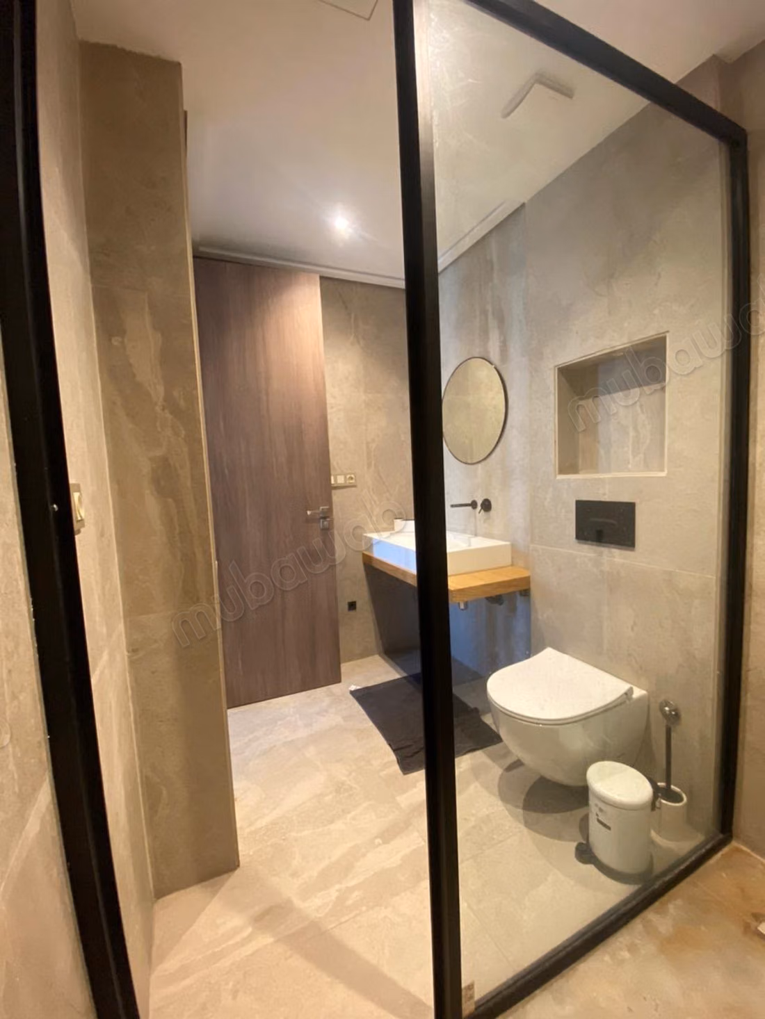 Superbe studio meublé à louer sur Oasis vue impécable