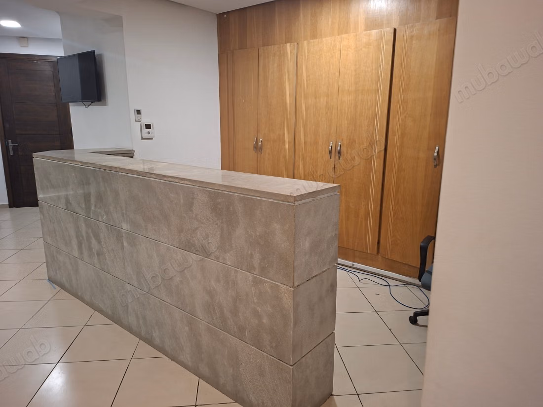 Commercial properties for rent in the new city. Total area 104 m². Elevator