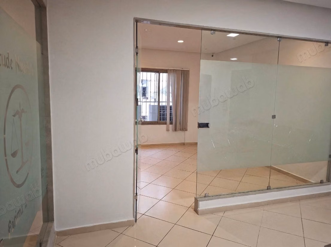 Commercial properties for rent in the new city. Total area 104 m². Elevator