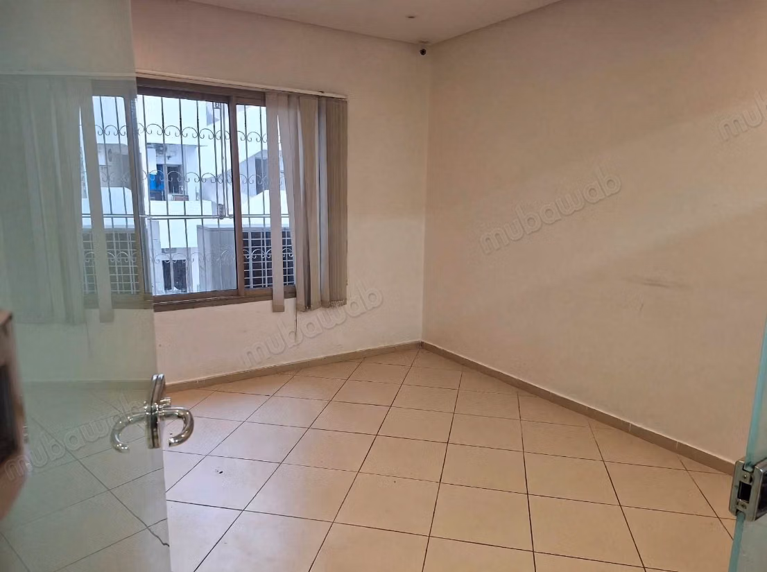Commercial properties for rent in the new city. Total area 104 m². Elevator