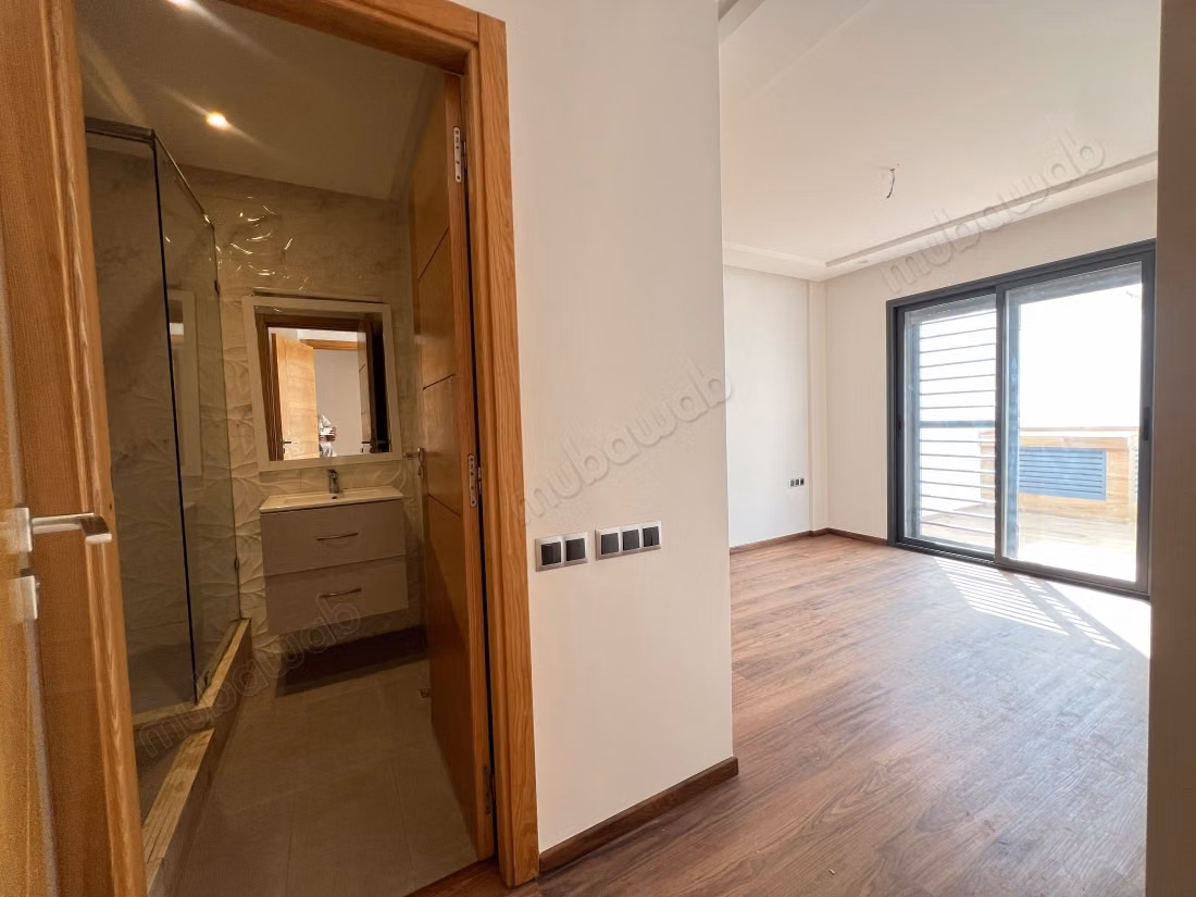 Bel appartement non meublé à louer sur Oasis