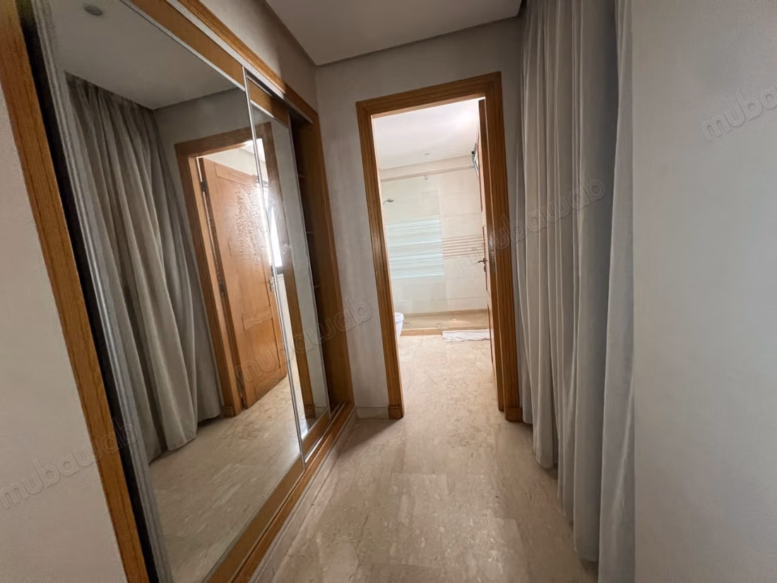 Bel appartement non meublé à louer sur Oasis