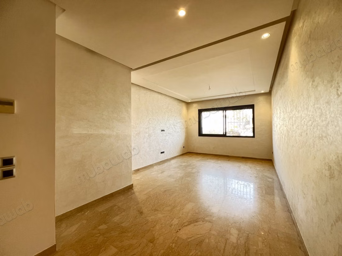 Bel appartement non meublé à louer sur Oasis