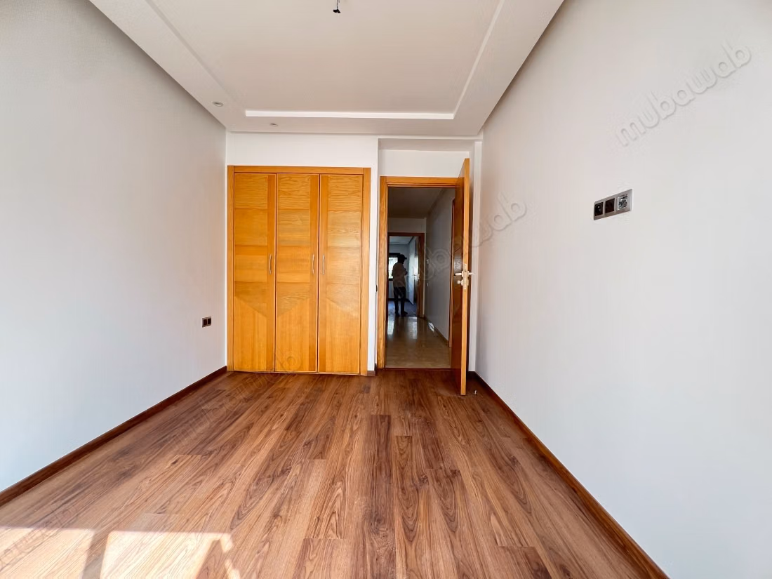 Bel appartement non meublé à louer sur Oasis