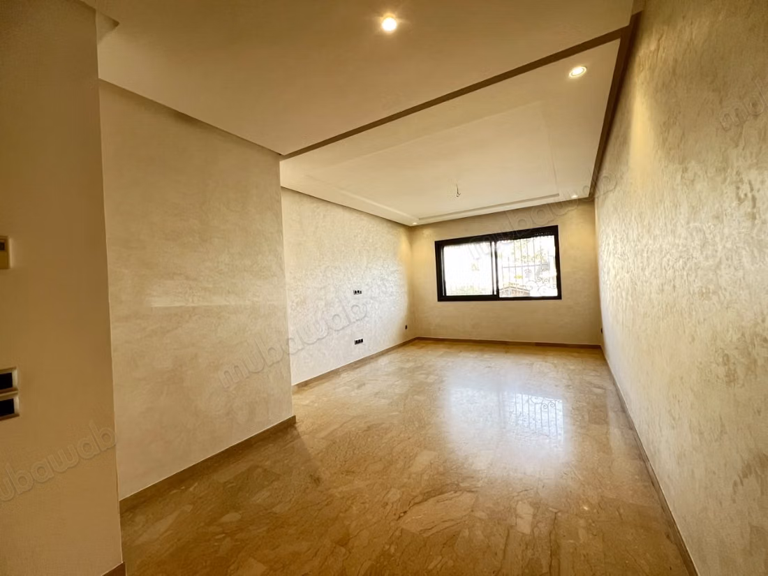 Bel appartement non meublé à louer sur Oasis