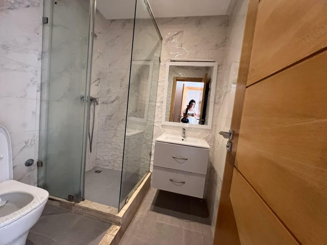 Bel appartement non meublé à louer sur Oasis