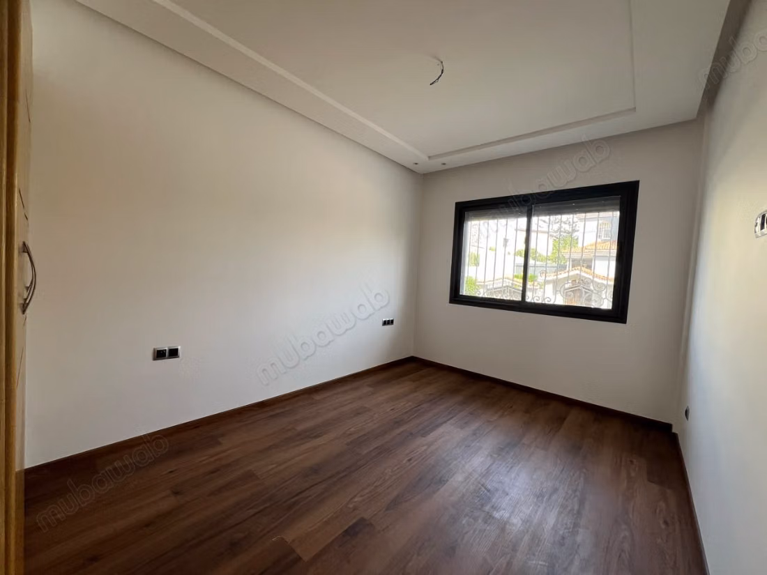 Bel appartement non meublé à louer sur Oasis