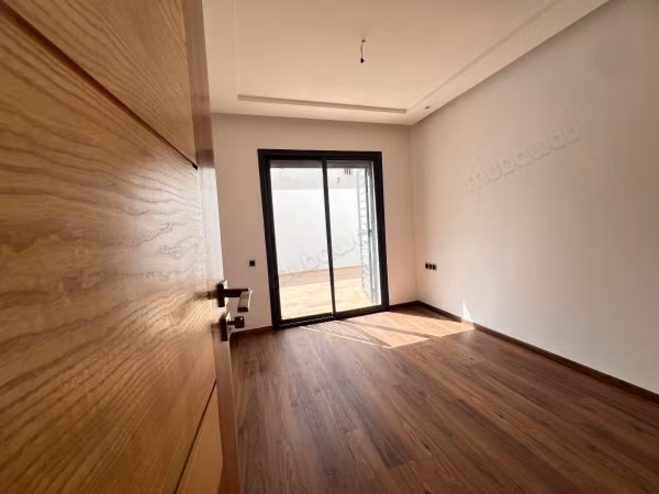 Bel appartement non meublé à louer sur Oasis