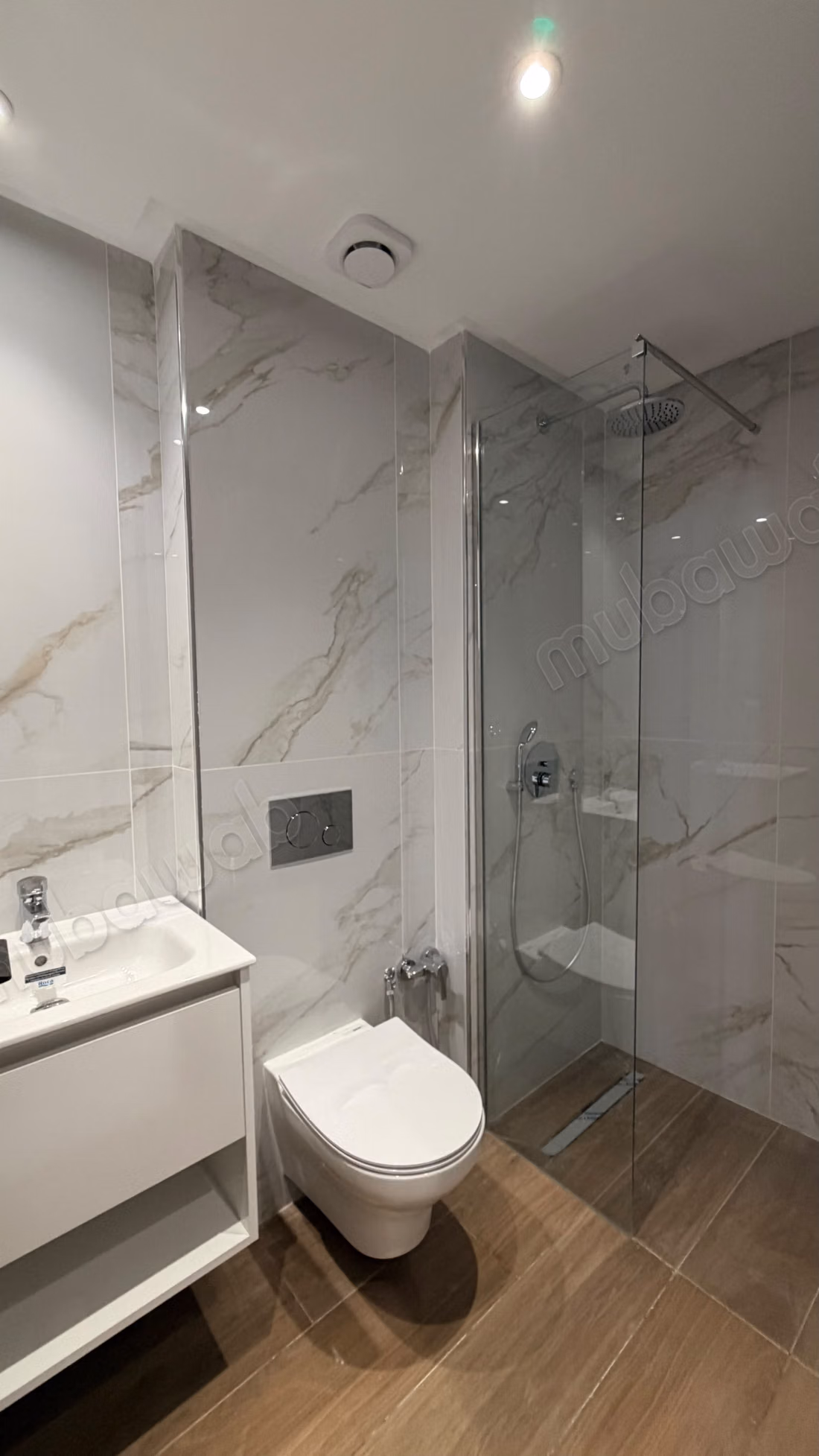  S1 À LOUER – NOUVELLE SOUKRA  Jamais habité – Haut standing  Nouvelle Soukra ️ S1 moderne et lumineux ️ Kitchenette équipée  Résidence récente et sécurisée  Loyer: 1 200 DT  Contact: 51 262 715