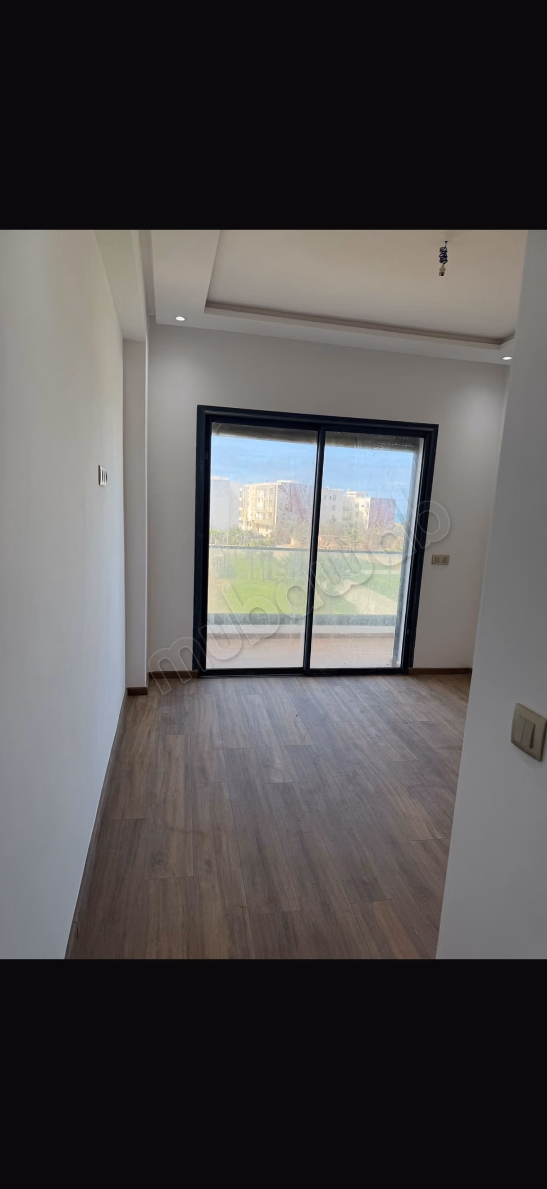 Splendid villa for sale in Harhoura. 8 large rooms. Beautiful terrace and garden
