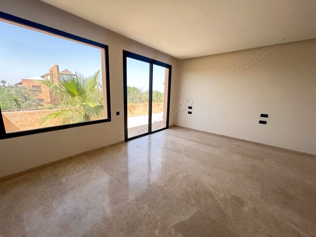Elegant Villa with Pool Near the Golf Courses