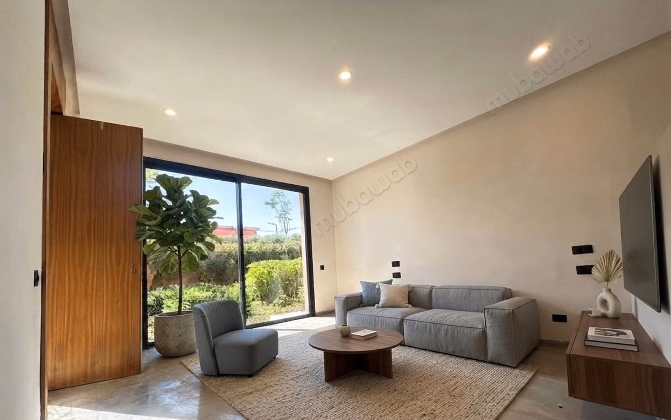 Elegant Villa with Pool Near the Golf Courses