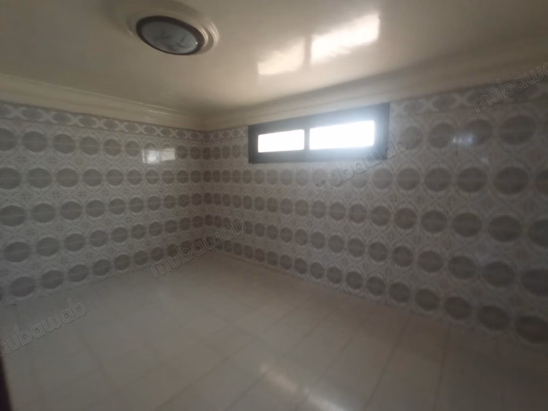 Luxe villa te huur in Harhoura. 8 comfortabele kamers. Inbraakwerende deur, Marokkaanse lounge