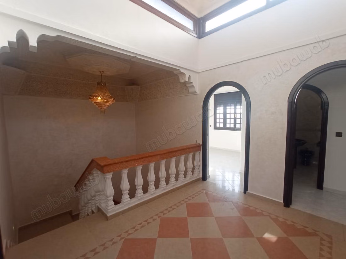 Luxe villa te huur in Harhoura. 8 comfortabele kamers. Inbraakwerende deur, Marokkaanse lounge