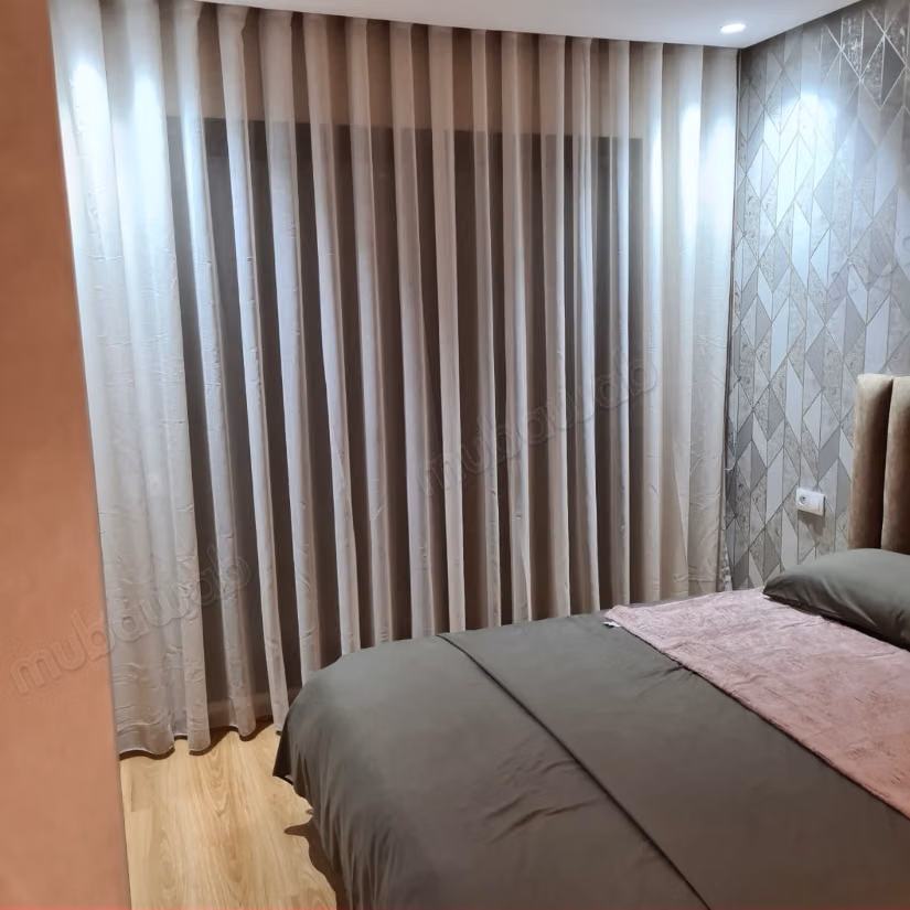 Affitto di un appartamento a La Gironde. Superficie di 95 m². Arredato