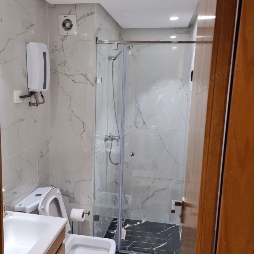 Affitto di un appartamento a La Gironde. Superficie di 95 m². Arredato