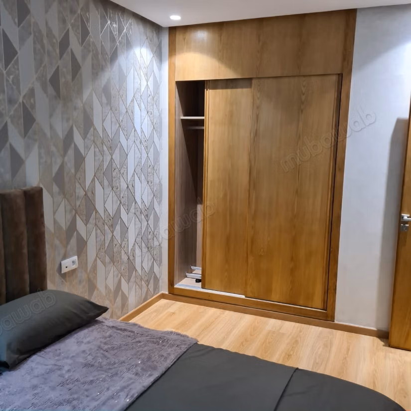 Affitto di un appartamento a La Gironde. Superficie di 95 m². Arredato