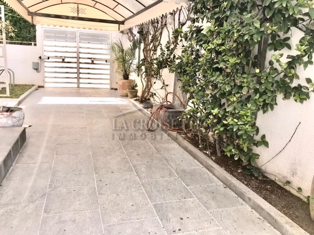Villa S4 con piscina a La Marsa