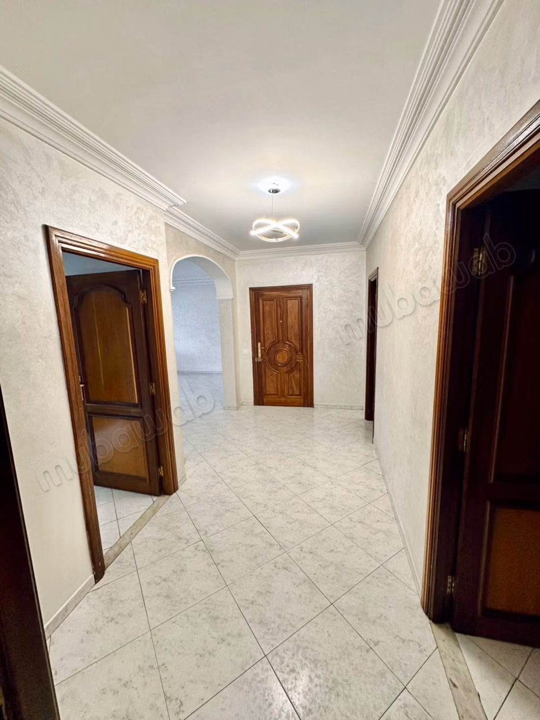Très bel appartement en location à Maârif Extension. 3 chambres agréables. Ascenseur