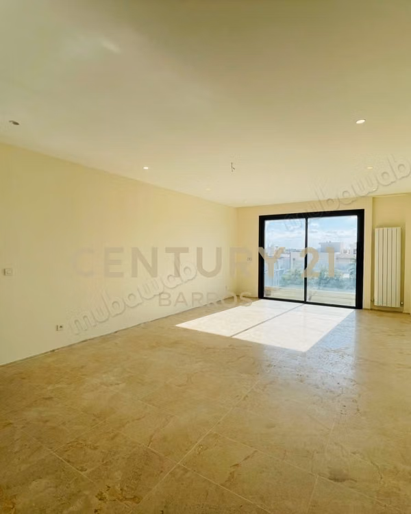 For rent an empty S3 apartment in Ain Zaghouan Nord