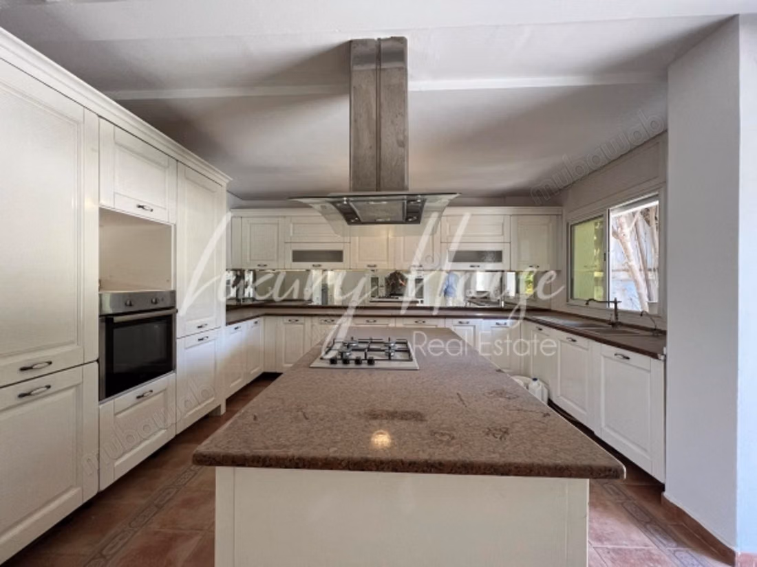 Villa S4 à la Soukra avec piscine