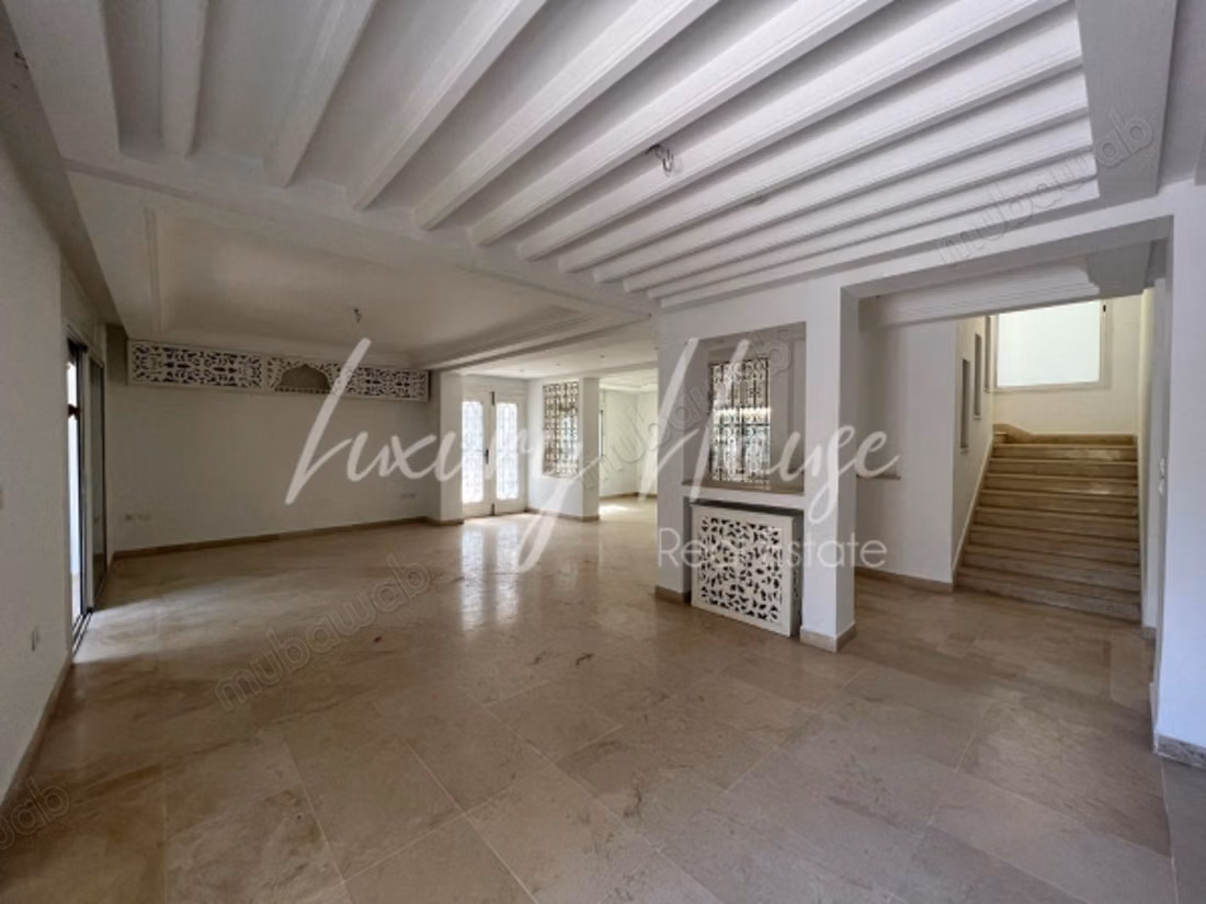 Villa S4 à la Soukra avec piscine