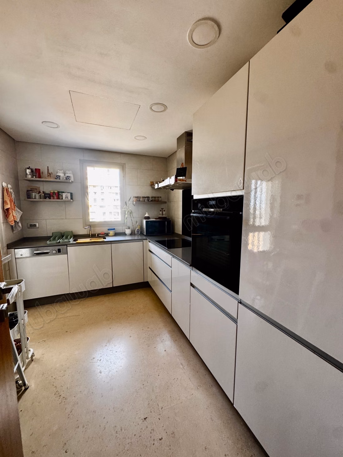 En alquiler, apartamento amueblado de 3 habitaciones CFC