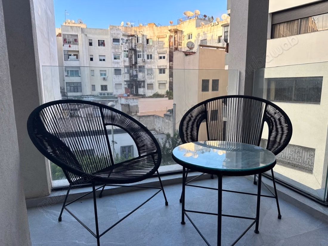À louer – superbe appartement meublé neuf terrasse, triangle d’or