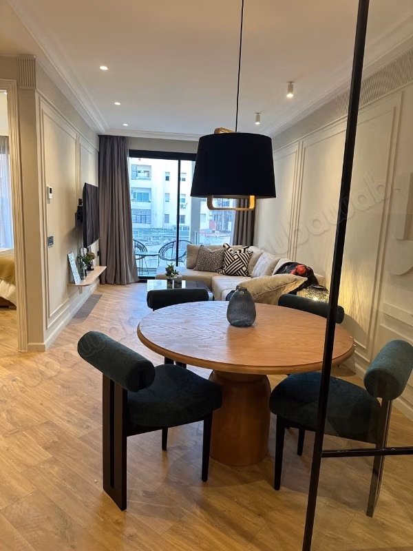 À louer – superbe appartement meublé neuf terrasse, triangle d’or