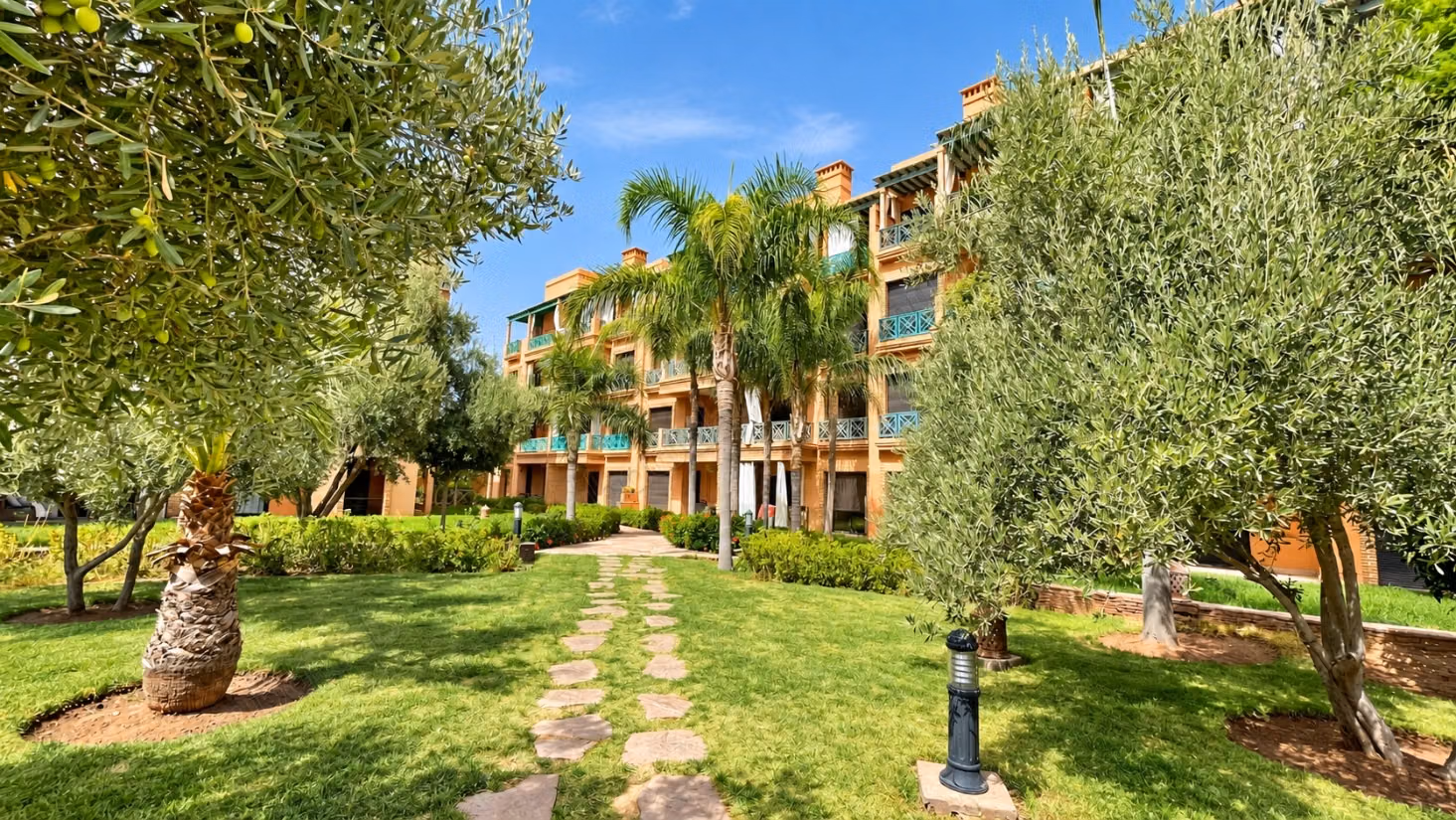 Estudio de 67m² en planta baja con terraza privada y piscina Agdal