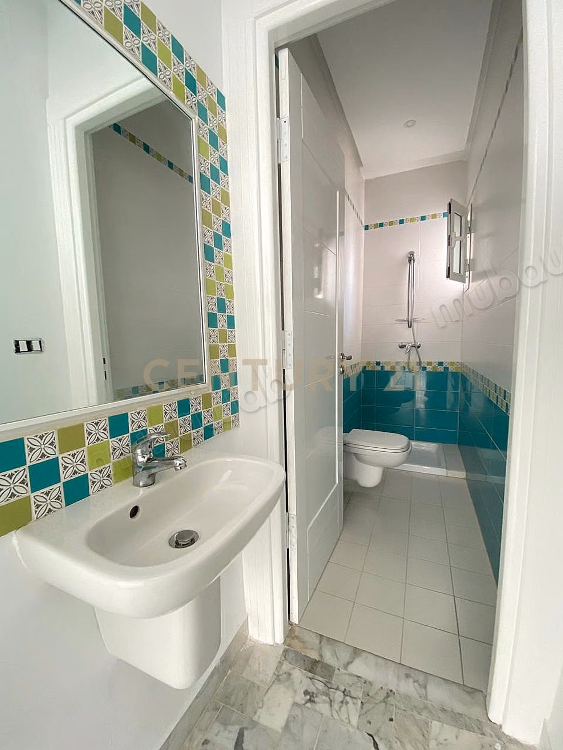 For rent, floor of villa S3 in the Gardens of Carthage