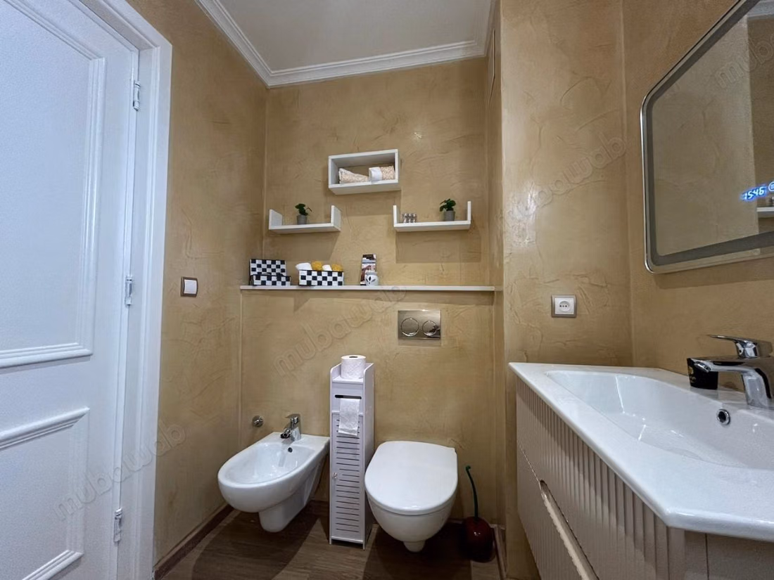 Location d'un appartement à De La Plage. Superficie 132 m². Bien meublé