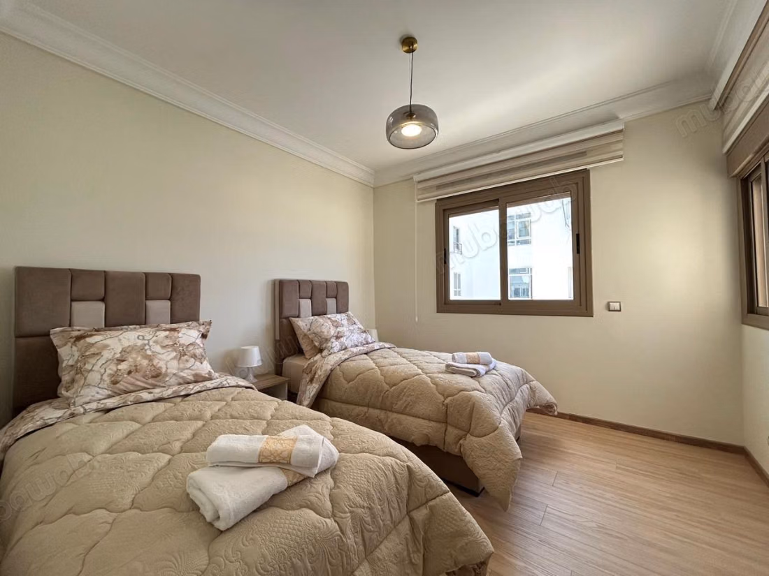 Location d'un appartement à De La Plage. Superficie 132 m². Bien meublé