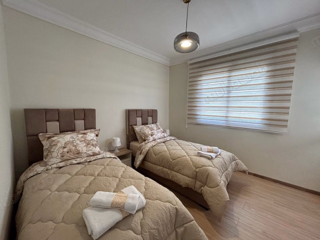 Location d'un appartement à De La Plage. Superficie 132 m². Bien meublé