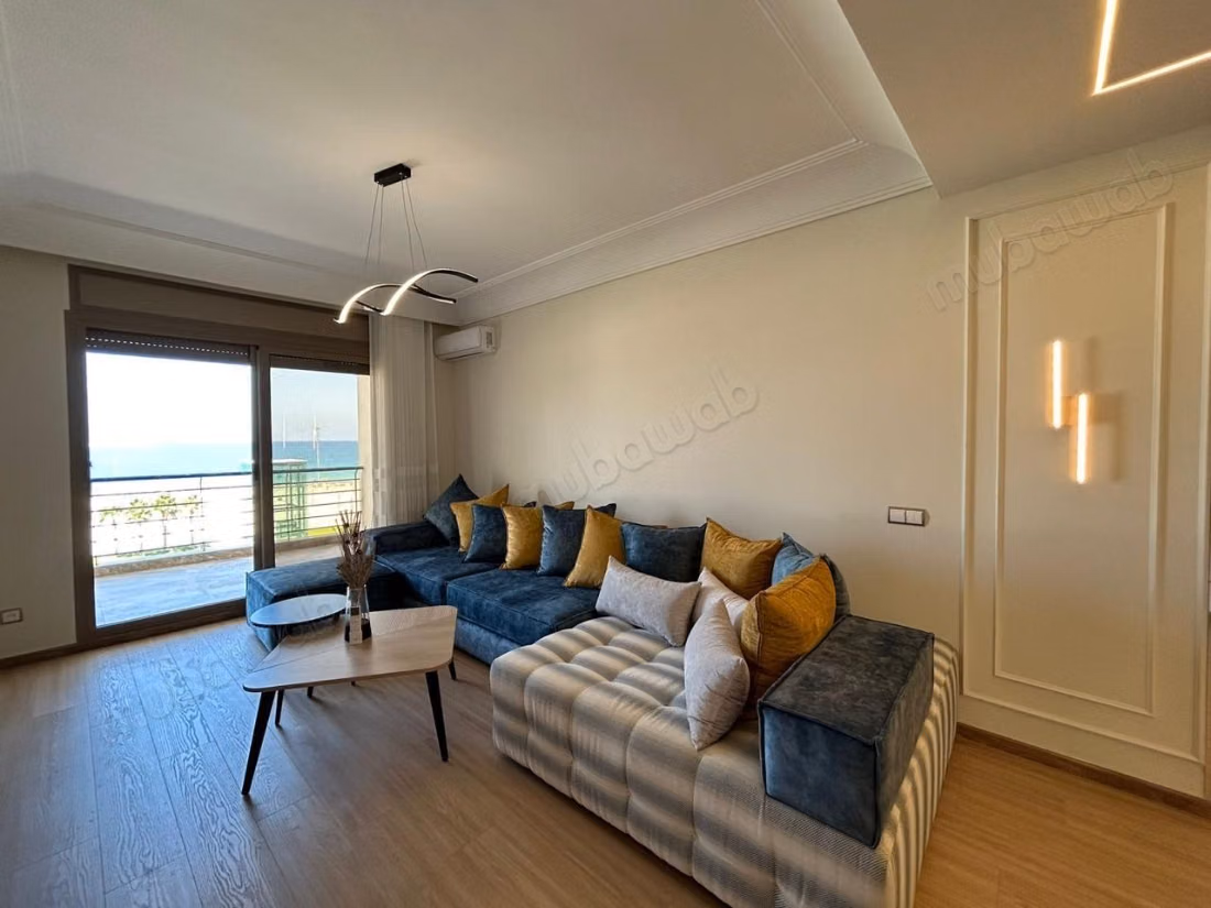 Location d'un appartement à De La Plage. Superficie 132 m². Bien meublé