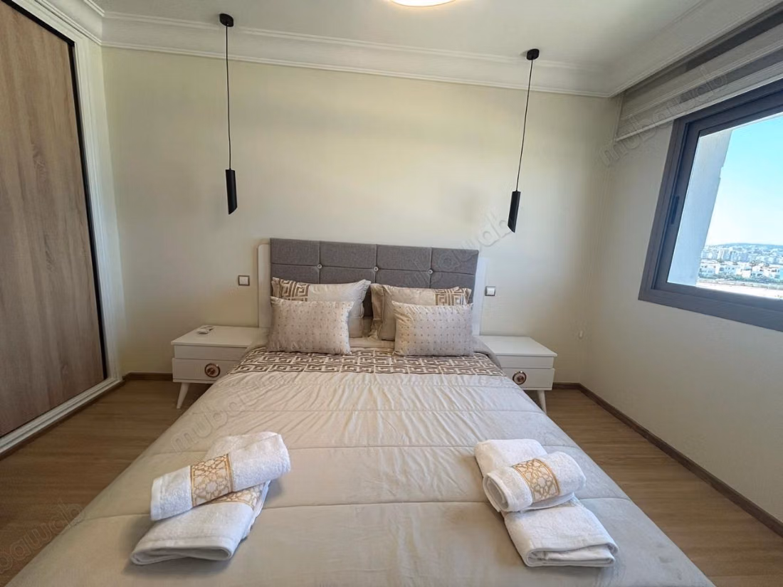 Location d'un appartement à De La Plage. Superficie 132 m². Bien meublé