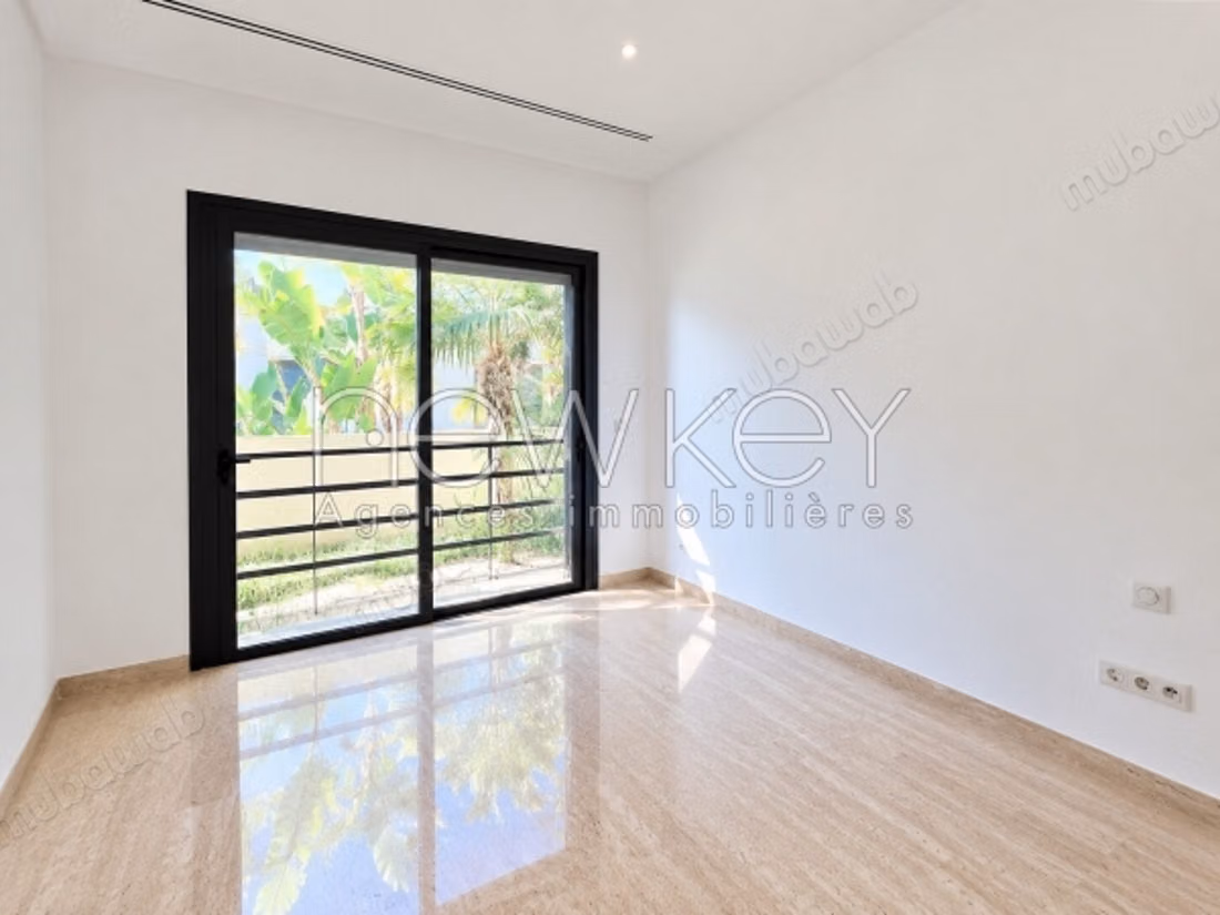 A Duplex with Garden in La Marsa