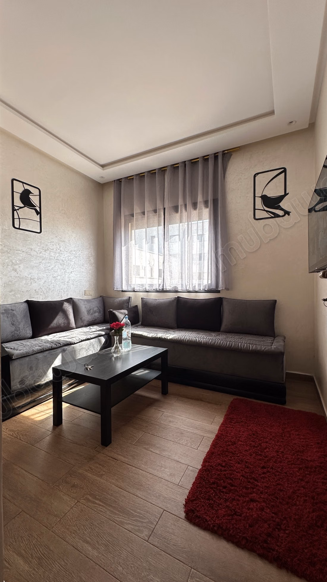 Appartementen te huur in Aïn Sebaâ. 3 grote kamers. Concierge service en airconditioning