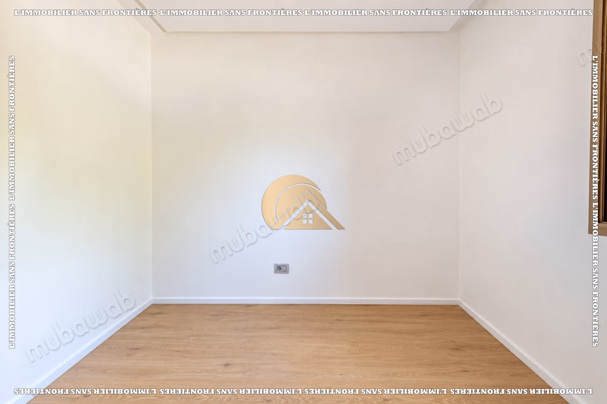 100 m² Apartment for rent in Prestigia – Ground floor, 3 bedrooms, private garden and communal pool
