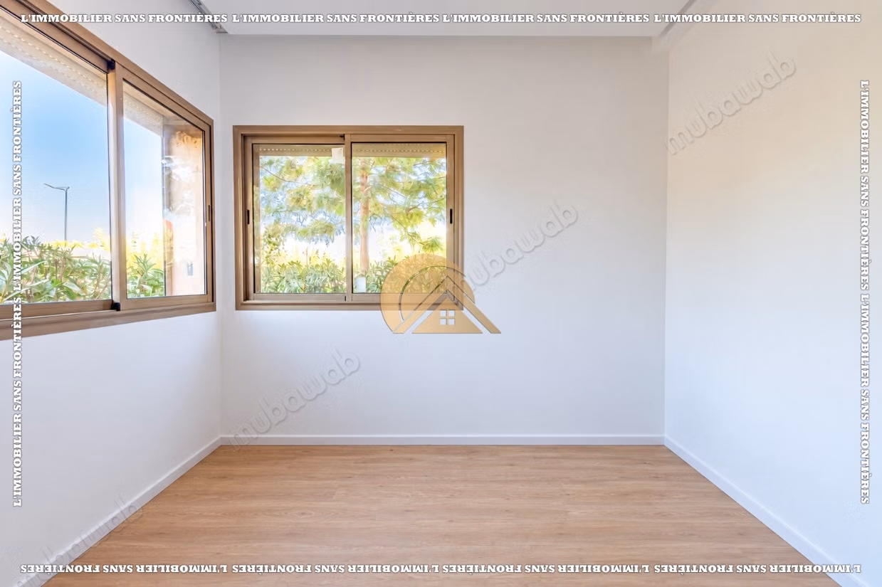 100 m² Apartment for rent in Prestigia – Ground floor, 3 bedrooms, private garden and communal pool