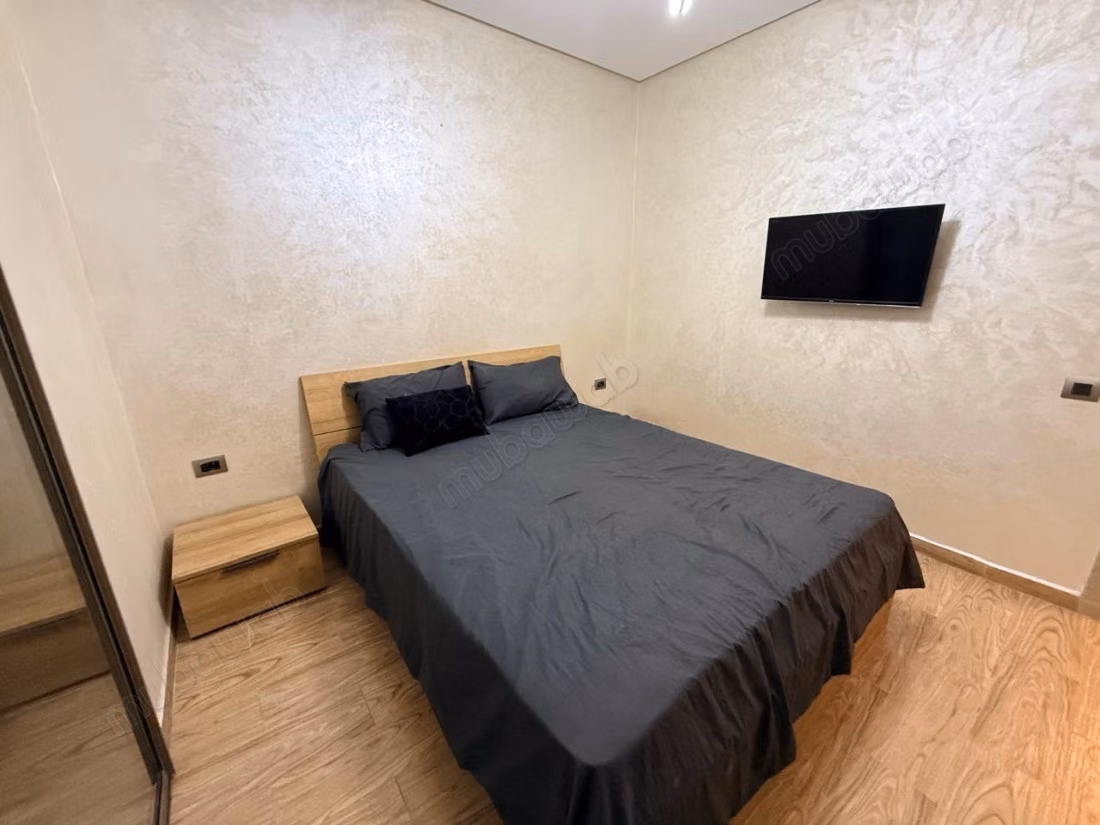 Appartamento con 1 camera da letto arredato in affitto a lungo termine con piscina