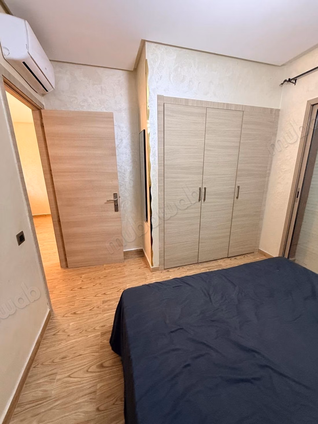 Appartamento con 1 camera da letto arredato in affitto a lungo termine con piscina