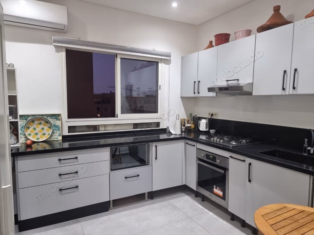 Bellissimo appartamento in affitto a Camp Al Ghoul. Superficie totale 90 m². Ben arredato