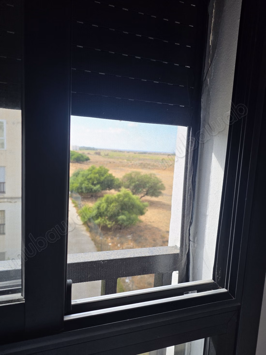 Superbe appartement à vendre à Boukhalef. 
2 grandes pièces. 
Service de concierge et climatisation — 3