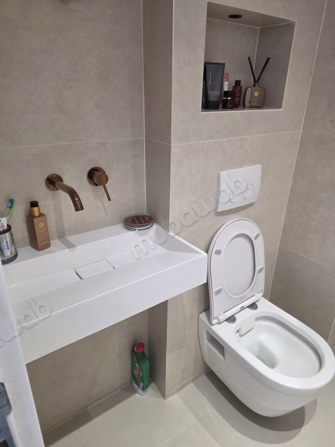 Superbe appartement à vendre à Boukhalef. 
2 grandes pièces. 
Service de concierge et climatisation — 6