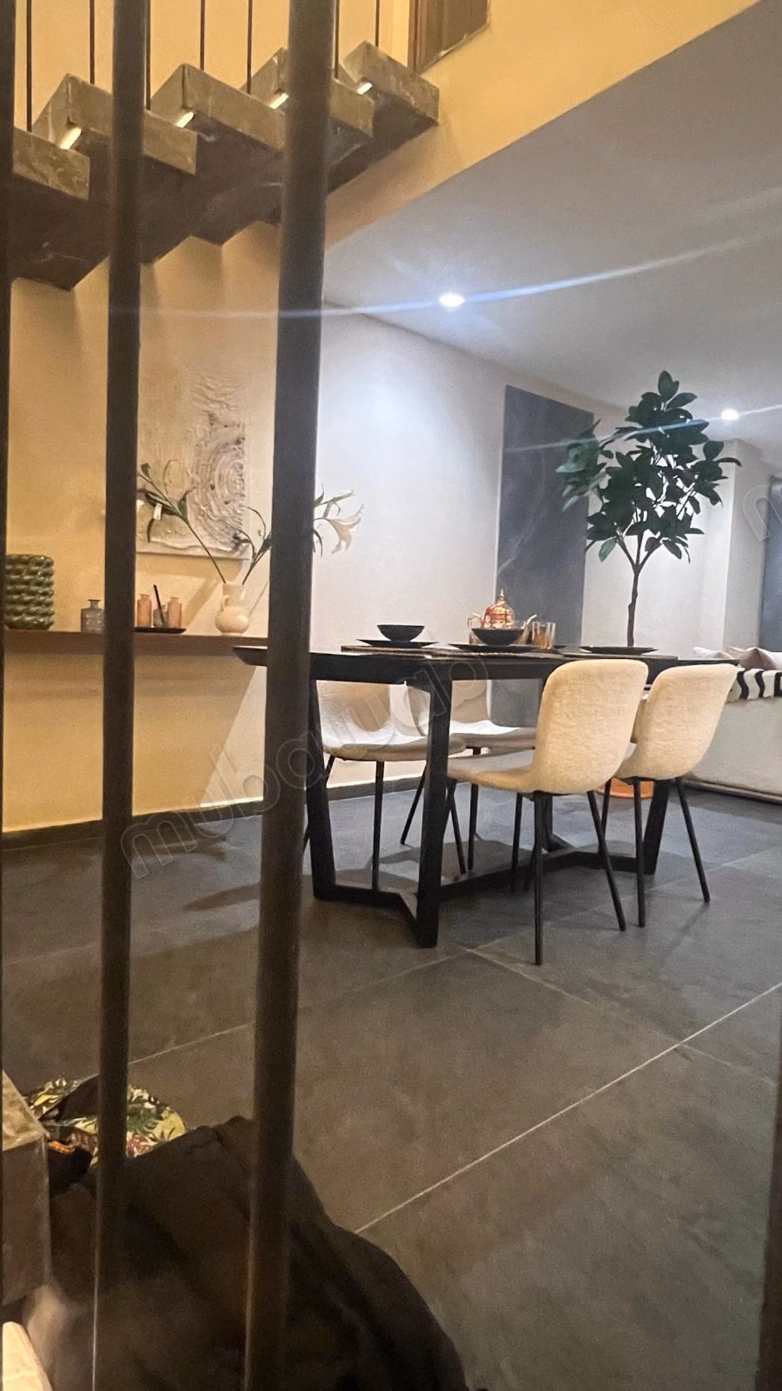 A LOUER duplex avec terrasse 
Quartier des Hopitaux