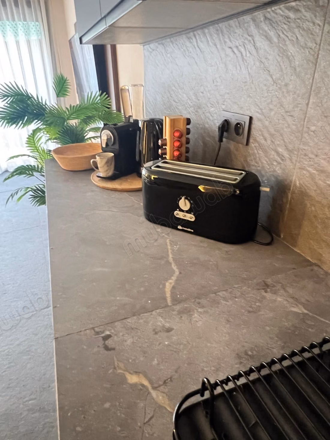 A LOUER duplex avec terrasse 
Quartier des Hopitaux